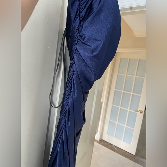 Never-Worn Sherri Hill Short dress- Strapless,ruched sides/back, silk material. - Picture 5 of 5